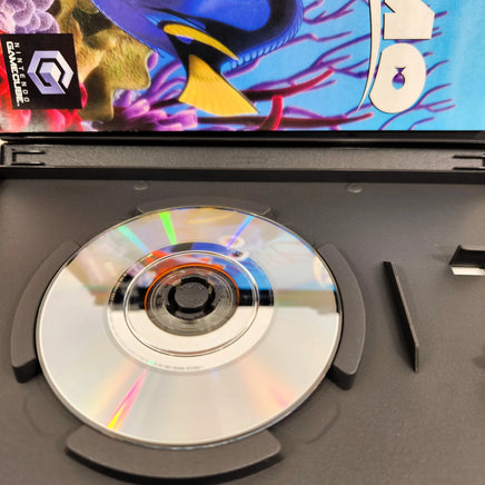Finding Nemo (Disney) - Nintendo GameCube - Game case with close up view of scratch free game disc surface