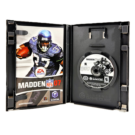 Madden NFL 2007 - Nintendo GameCube - Open case displaying contents, good condition