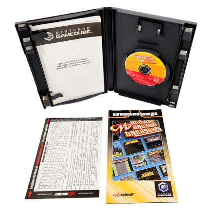 Midway Arcade Treasures Nintendo GameCube Like New CIB - Open Case Displaying Official Nintendo GCN Game Game Disc and Instruction Manual