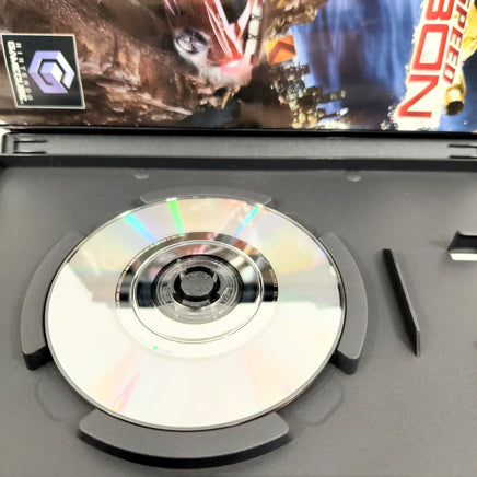 Need for Speed: Carbon - Nintendo GameCube - Open game case with close up view of scratch free game disc surface