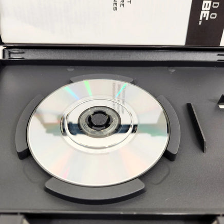 The Legend of Zelda [Collector's Edition / Promotional Disc] Nintendo GameCube - Open game case with close up view of scratch free game disc surface
